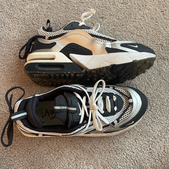 Nike Air Zoom Fire in black and white - Picture 4 of 5